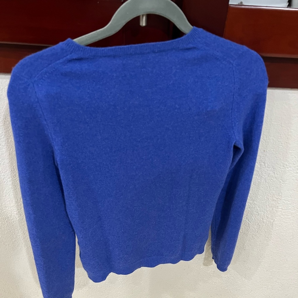 Cashmere sweater by Bloomingdales